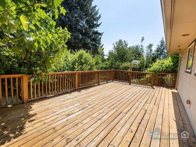 Building Photo - Beautiful 4 Bedroom Home