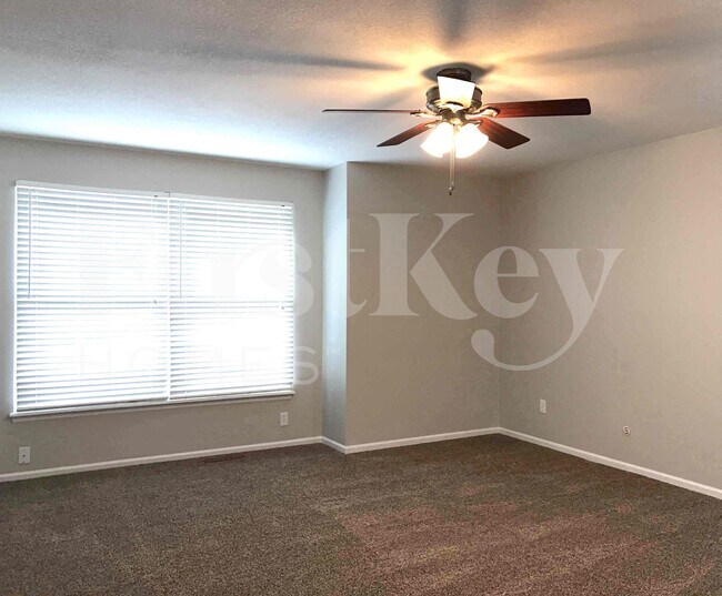 Building Photo - 14805 S Wyandotte Dr