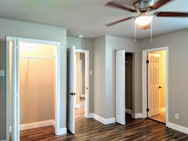 Building Photo - *COMING SOON* Charming 3BR/2BA Home with Covered Porch & Stainless Steel Appliances!