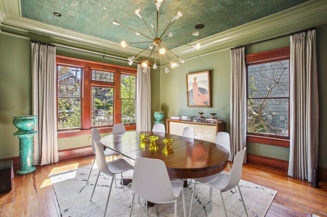 Building Photo - 788 Lake Ave NE