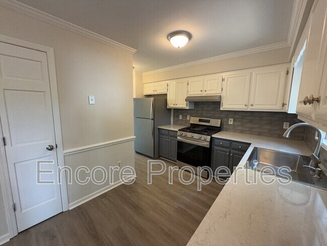 Building Photo - 203 Wood Hollow Dr
