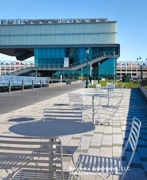 Building Photo - 320 D St