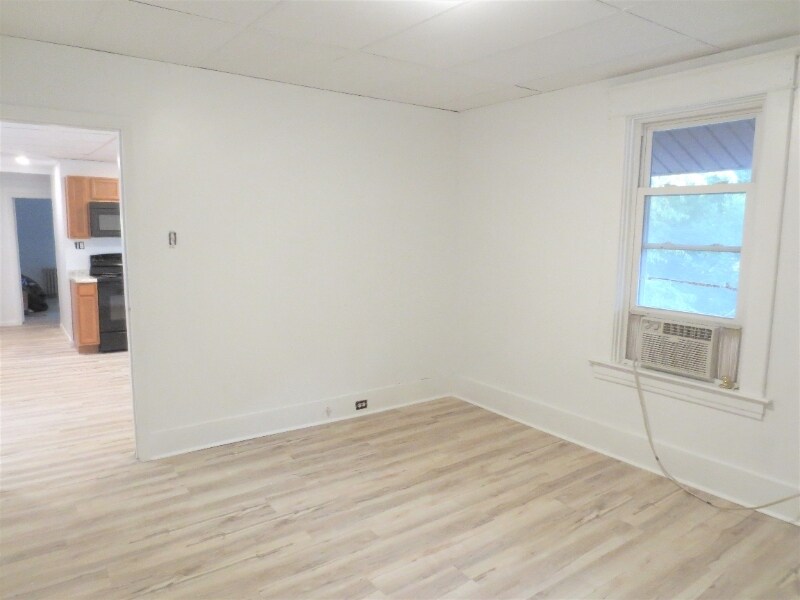 Building Photo - 2421 Beechwood Blvd