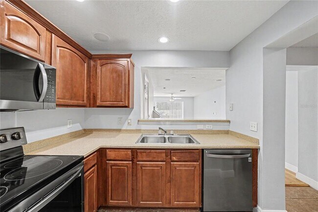 Building Photo - 8106 Silent Creek Dr