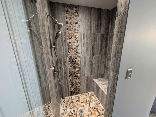 Building Photo - 10429 Madison Park Dr