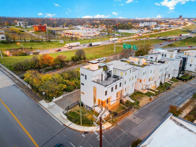 Building Photo - 48 Fern Ave