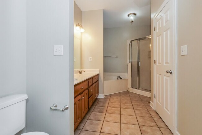 Building Photo - 2644 Graystone Dr