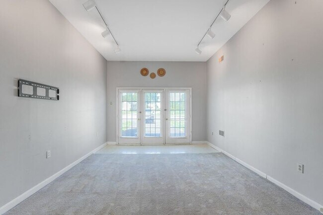 Building Photo - 2408 Ruffin Dr