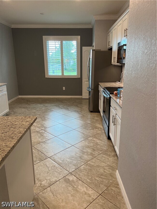 Building Photo - 4163 Bluegrass Dr