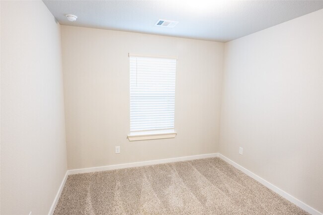 Building Photo - 17549 Rosette Grass Dr