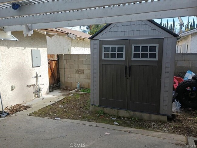 Building Photo - 22441 Saticoy St