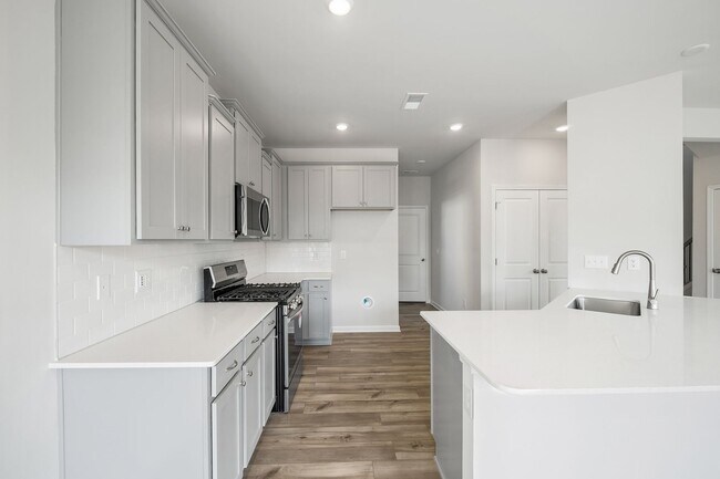 Building Photo - Very New Smart Home in the Palisades Area!