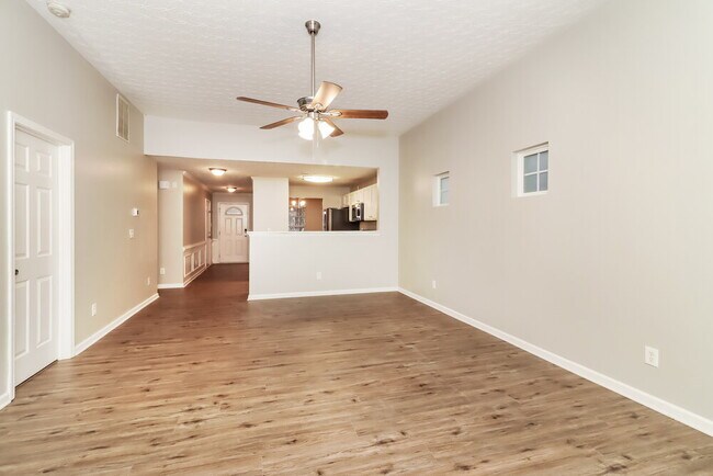 Building Photo - 187 Topaz Dr