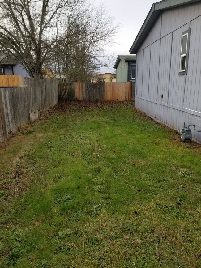 Building Photo - Pet Friendly 4 bedroom 2 bath home with a carport near Albany, OR