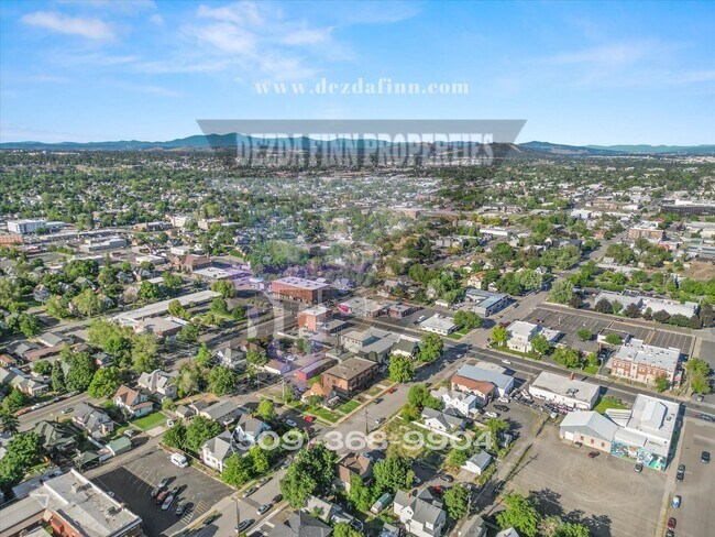 Building Photo - 1101/1103 W Sinto Ave