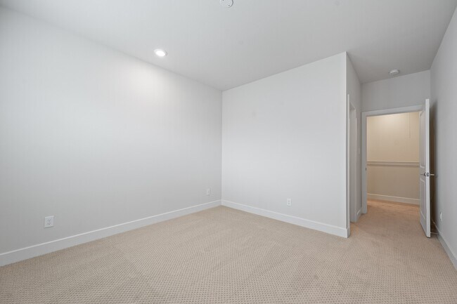 Building Photo - 24402 Colonial Willow Dr