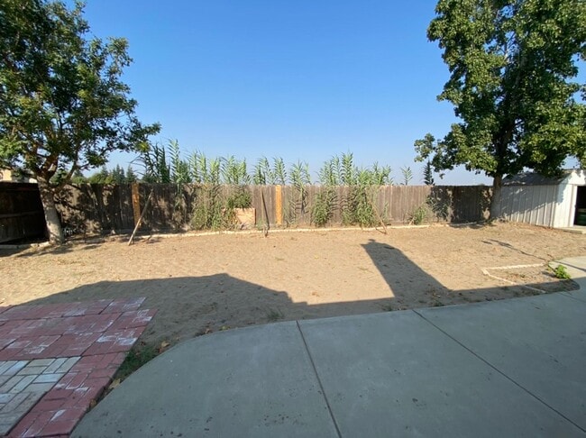 Building Photo - 4 bedroom single story in Manteca!