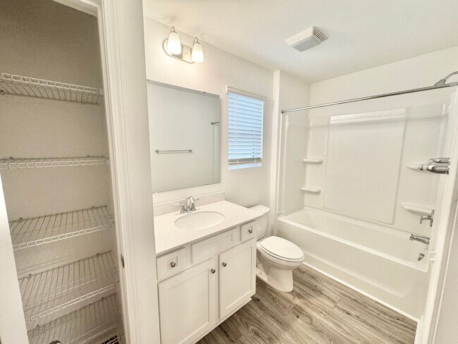 Building Photo - 3bd/2.5bth Paired Home near I-40 and I-77 Georgetown community in Statesville