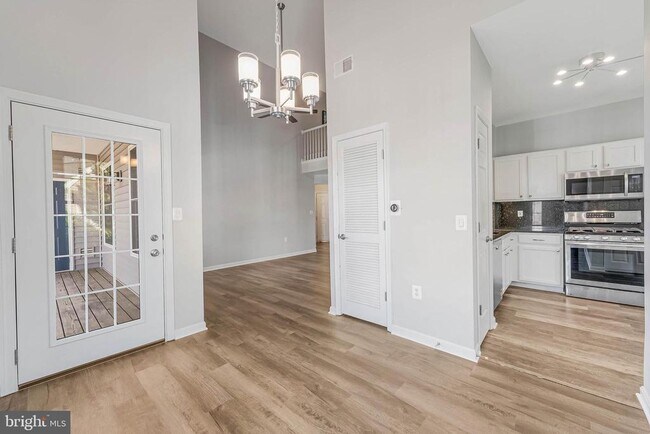 Building Photo - 20451 Chesapeake Square