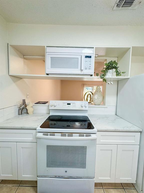 Building Photo - 5810 Sweeney Cir