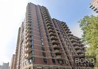 Building Photo - 10-40 River Road