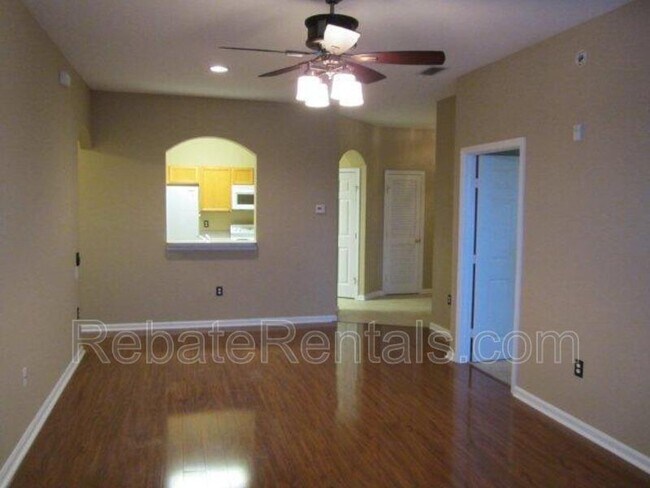 Building Photo - 7990 Baymeadows Cir E
