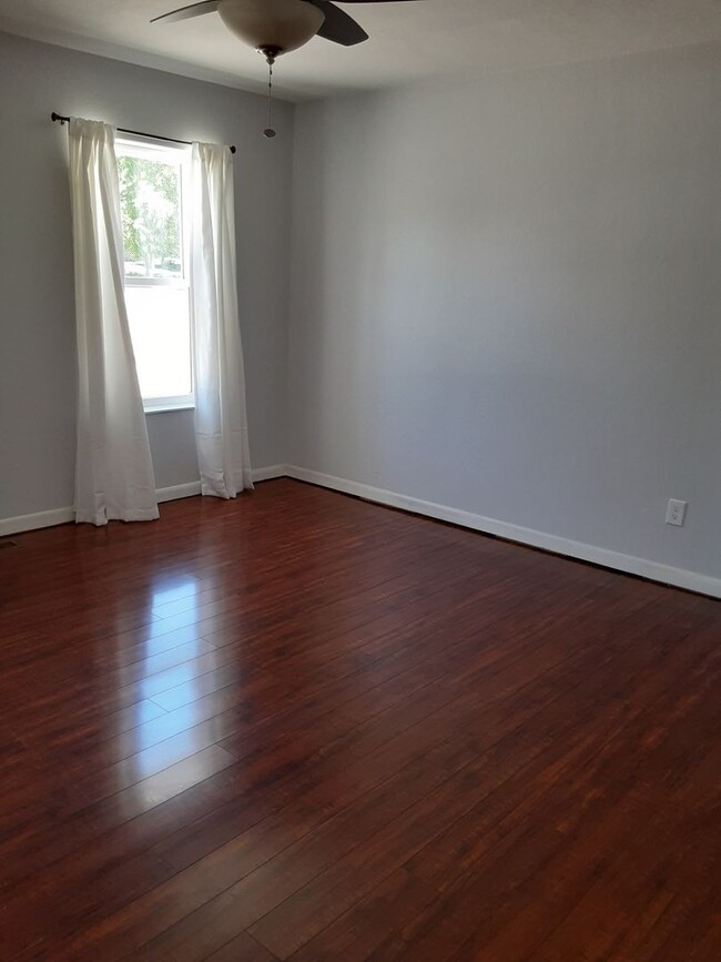 Building Photo - Lovely Dolores Home on Mtn. Side  3 bedroo...