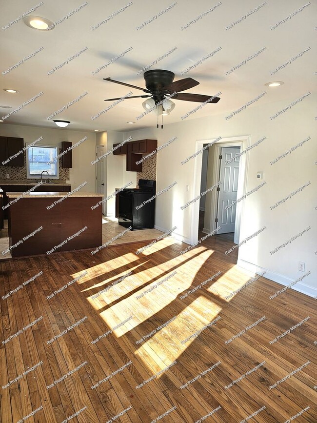 Building Photo - 3 Bedroom Cape Cod