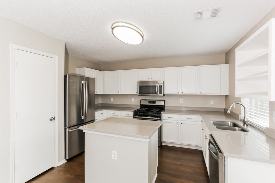 Building Photo - 249 Heritage Dr