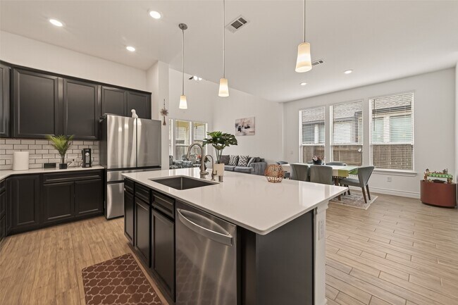 Building Photo - 7319 Woodlark Rdg Dr