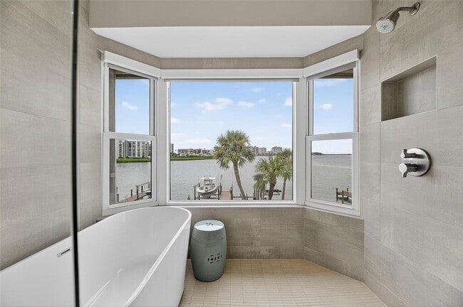 Building Photo - 160 Marina Del Rey Ct