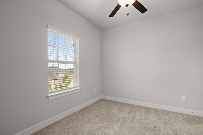 Building Photo - 12809 Stanford Dr