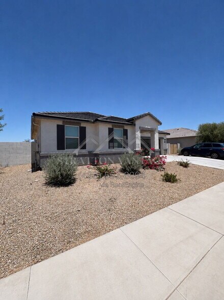 Building Photo - 1146 W Descanso Canyon Dr