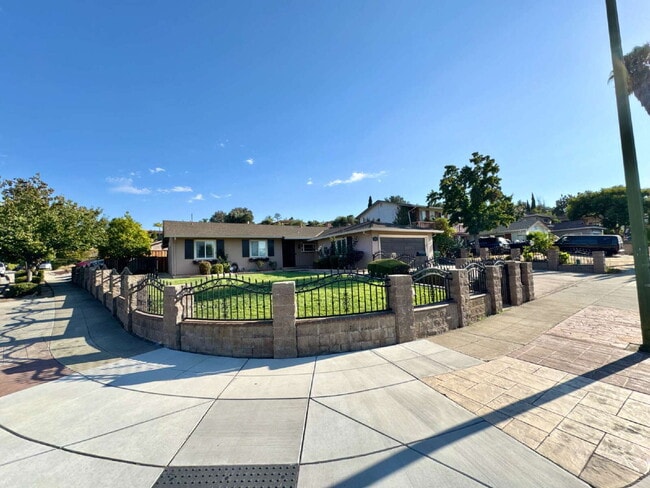 Building Photo - Large Home with Solar & Community Pool