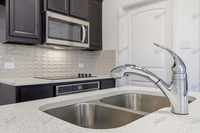 Building Photo - 3100 Trina St