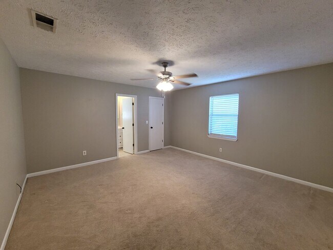 Building Photo - Callaway 3 bedroom 2 bath home with 2 car ...