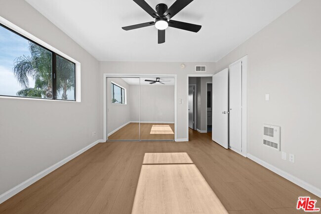 Building Photo - 1206 S Holt Ave