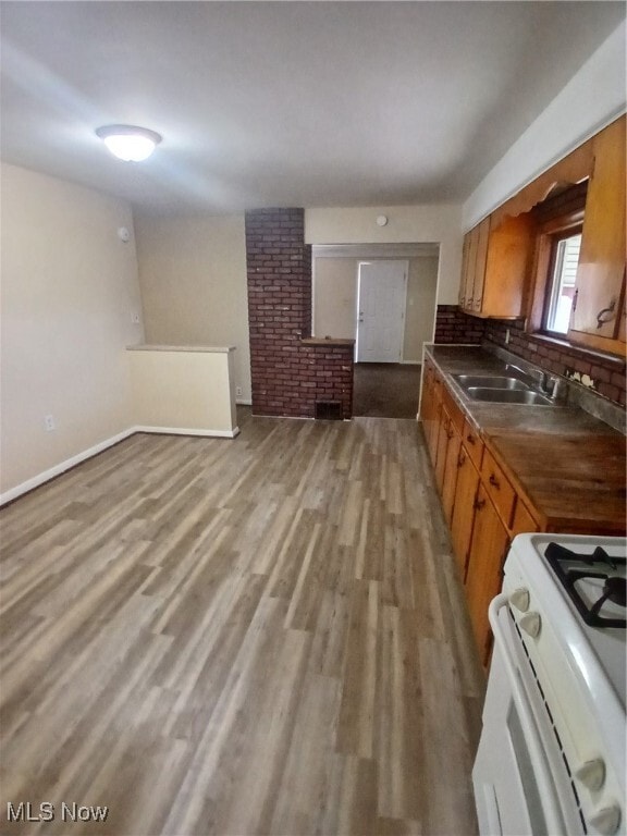 Building Photo - 142 N Bridge St