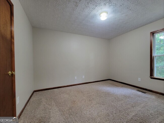 Building Photo - 518 Carl-Cedar Hill Rd