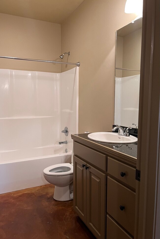 Building Photo - 3266 Northlake Ave