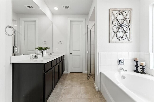 Building Photo - 8100 Copper Prairie Bend