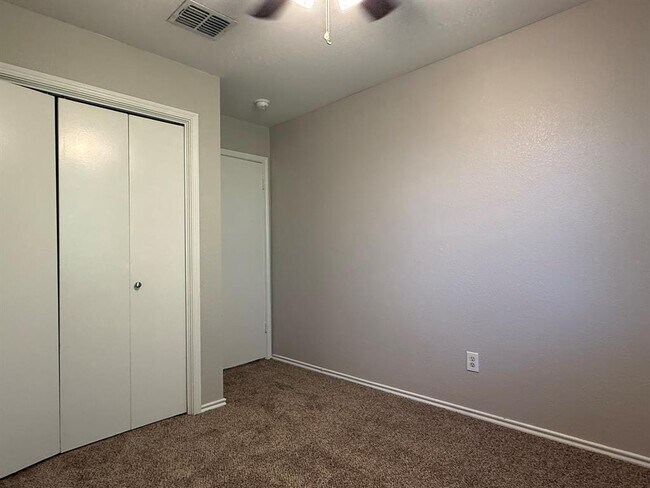 Building Photo - 6726 Windrift Way