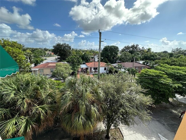 Building Photo - 814 NW 36th Ave