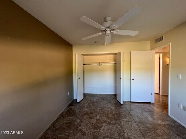 Building Photo - 10939 W Saratoga Cir