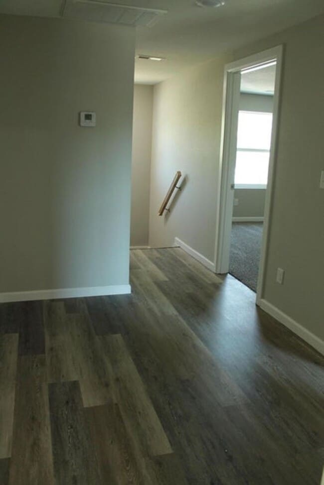 Building Photo - Modern Charm Meets Prime Location!