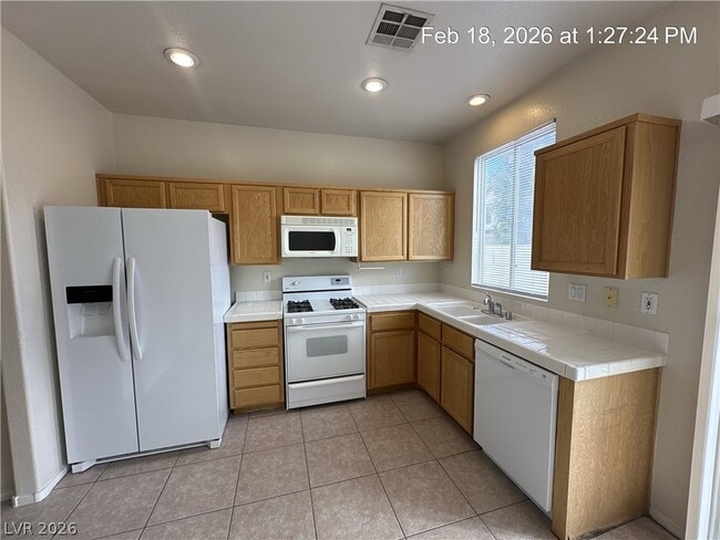 Building Photo - 1033 Sweeping Ivy Ct