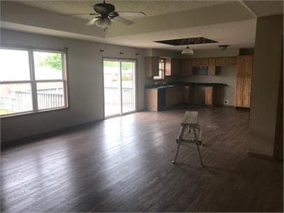 Building Photo - 4657 Ridgeview Ave