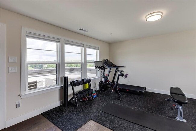 Building Photo - 842 Stonehill Ln