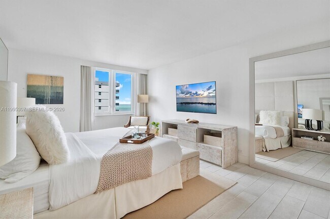 Building Photo - 102 24th St