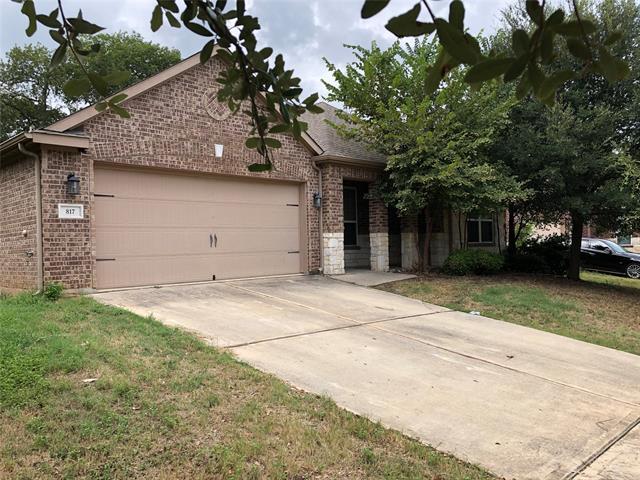 Primary Photo - 817 Summer Oaks Dr